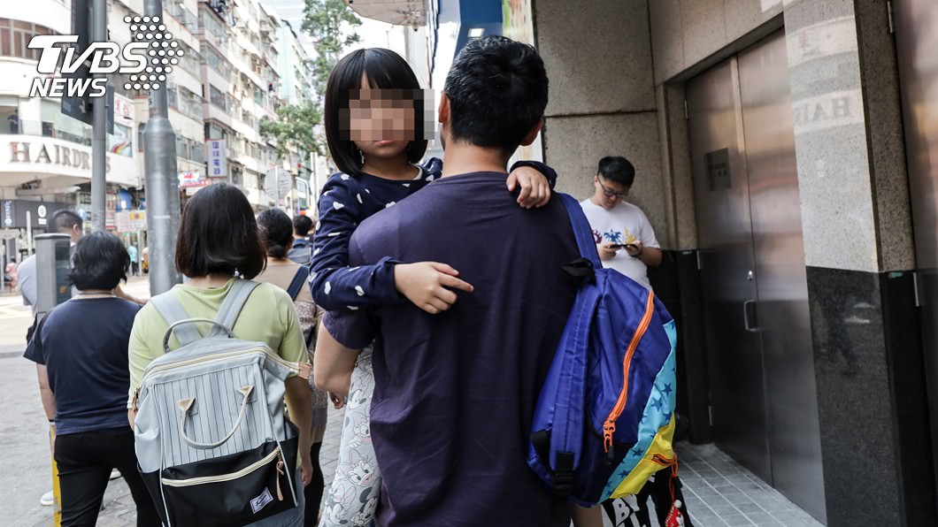 愛黏父親…母吃醋離婚諷「怎不快死」 女兒淚:我好多餘