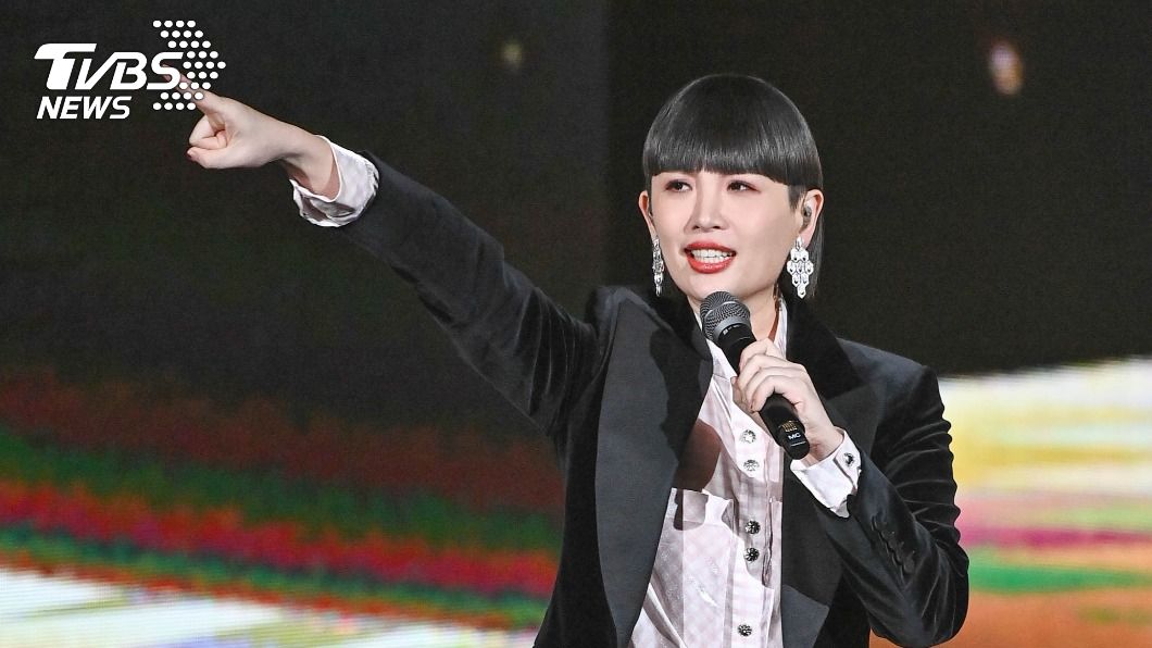 金曲31/魏如萱化身陳時中 嚴禁「肉體接觸」逗笑觀眾