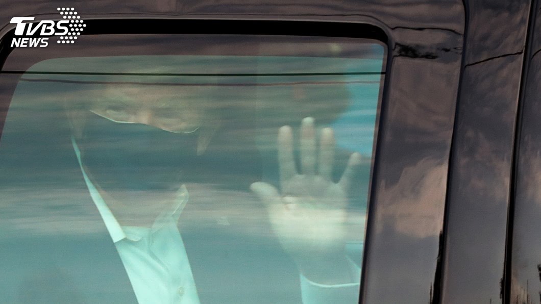 川普搭車外出遭醫界抨擊 傳早知首篩確診但保密