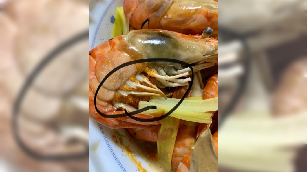 吃蝦突見「整團顆粒物」 過來人勸:吃了送醫吊點滴!