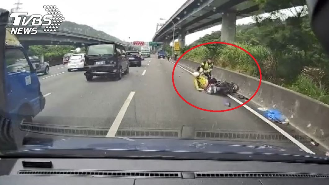 囂張騎士國1蛇行釀10車追撞 被爆3天前也飆國道