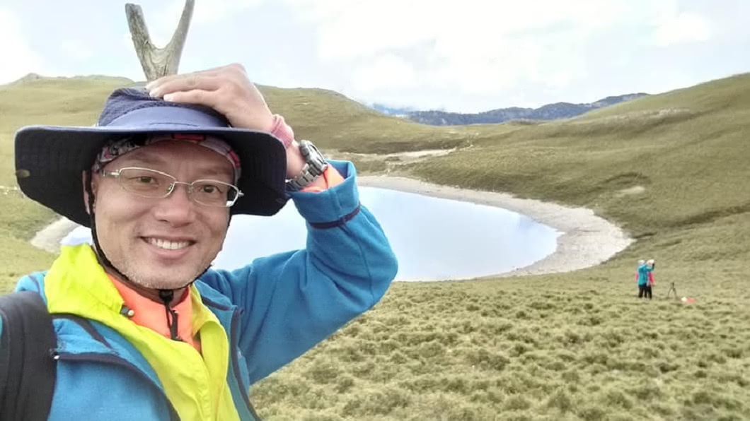 夫登山墜谷亡…遺孀靈堂前打領隊5下 反遭求償531萬