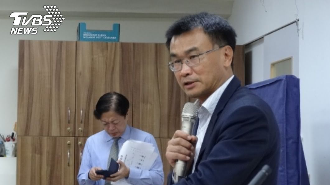 首次!陳吉仲美豬簡報未及時備妥 會議全延宕