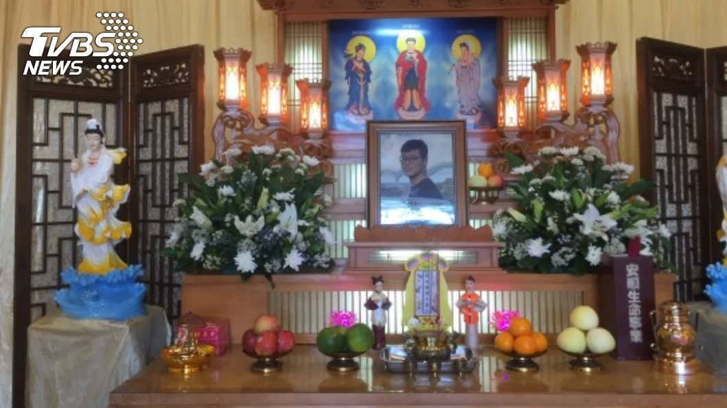 戰車翻覆1死1傷　殉職中士家屬抵金門處理後事