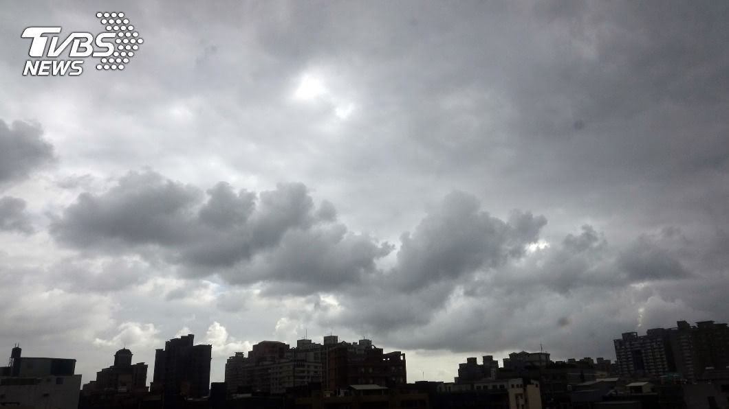 國慶日北台灣多雲短暫雨 中南部多雲到晴