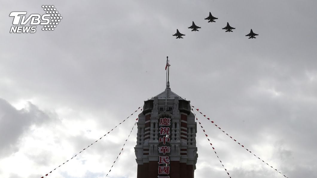 國慶大會亮點多　防疫英雄唱國歌、F-16V首衝場