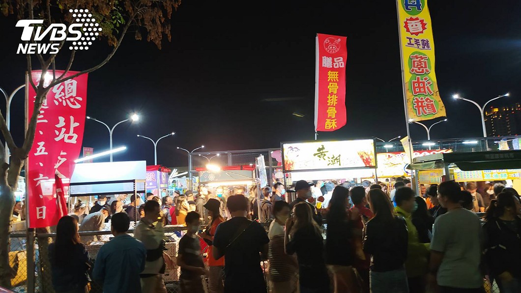 「總站夜市」未經核准違規開幕 中市府:勸導無效就開罰