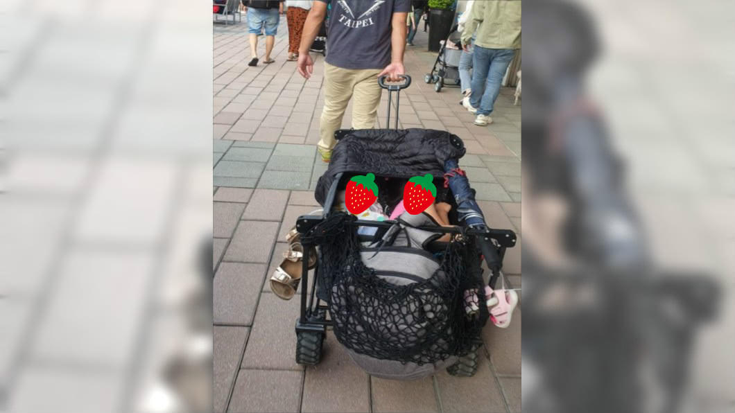 孩玩累睡推車！情侶冷嗆「要睡不會回家睡」　家長全怒了
