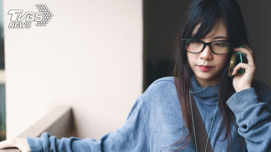 女子好心將手機送至派出所,卻被失主無理對待。(示意圖/shutterstock 達志影像)
