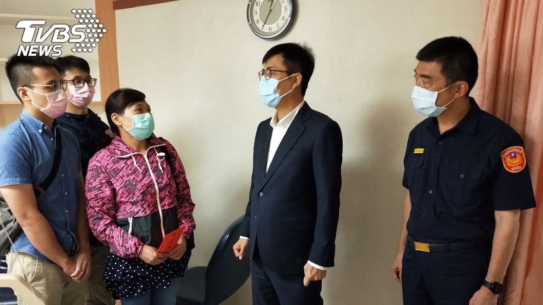 澄觀所長執勤心血管堵塞昏迷　陳其邁趕赴高榮探視