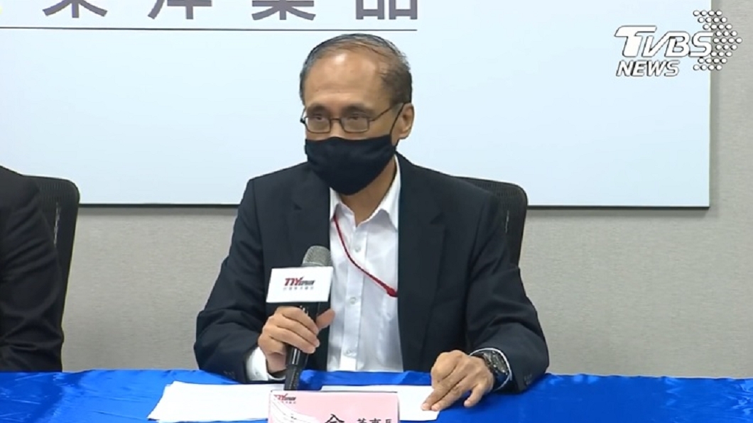 台灣東洋董事長林全將說明取得德國BioNTech新冠肺炎疫苗的台灣代理權。 (圖/TVBS)
