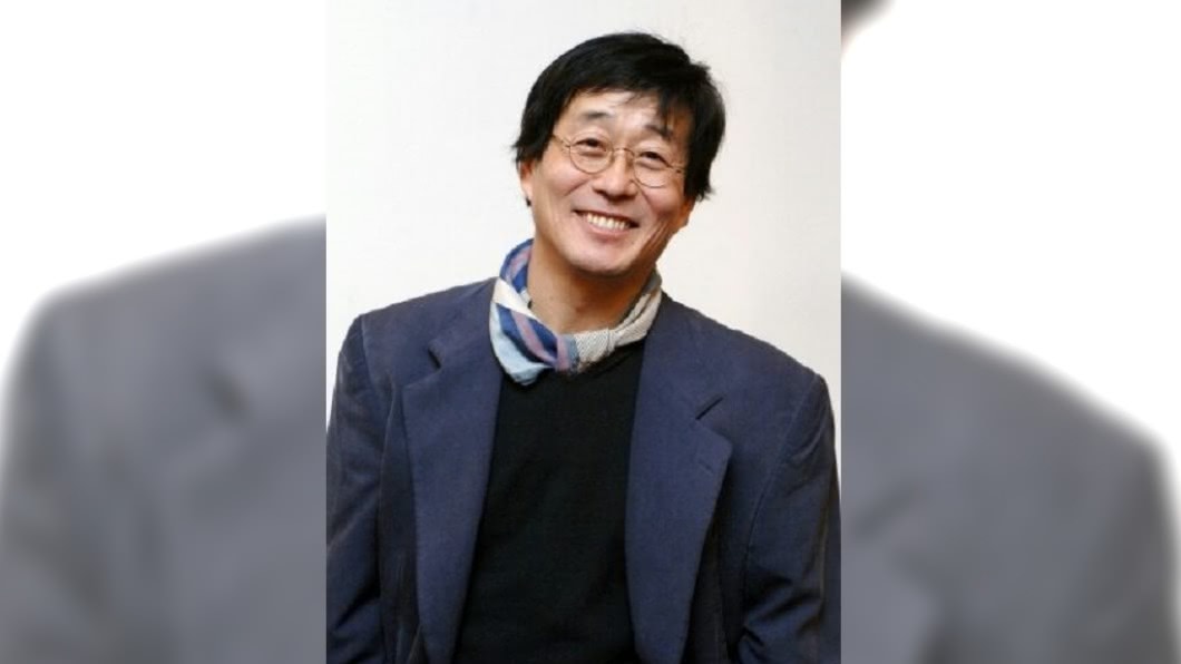 金昌完擁有演員與歌手雙重身分,在《咖啡王子一號店》裡飾演洪社長。(圖/翻攝自喬伊的韓國非主流臉書)