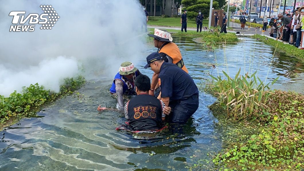 陳情永久屋違建拆除 屏東魯凱族長老自焚命危
