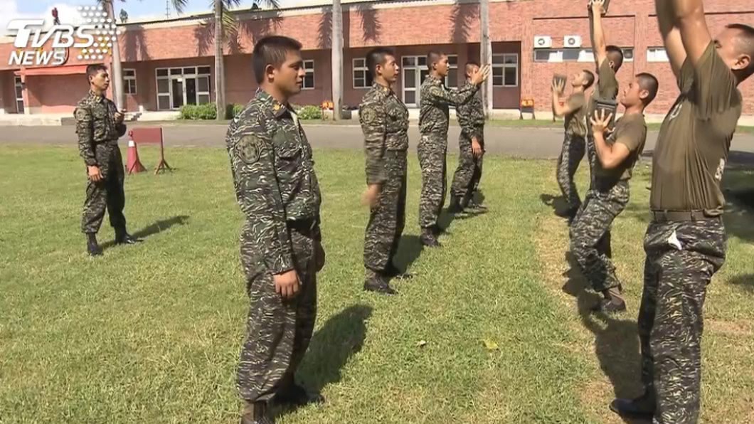 教召擬延長年限後,有網友盤點七年級生遇到6大災難。(示意圖,與本新聞事件無關。圖/TVBS)