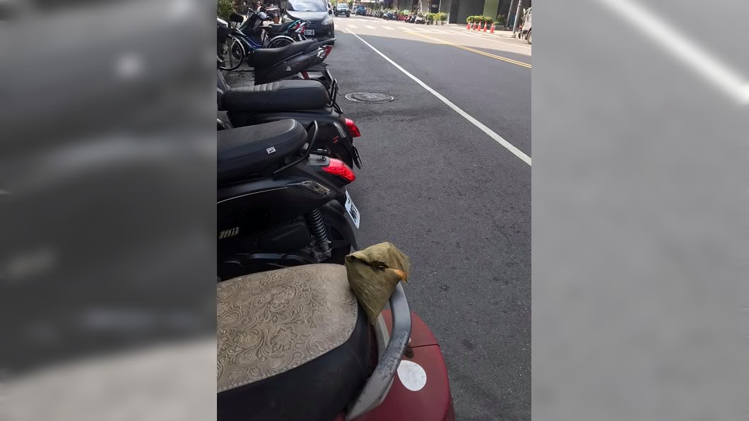 超詭異!出門發現機車被放粽子 內行人揭密:快去找法師