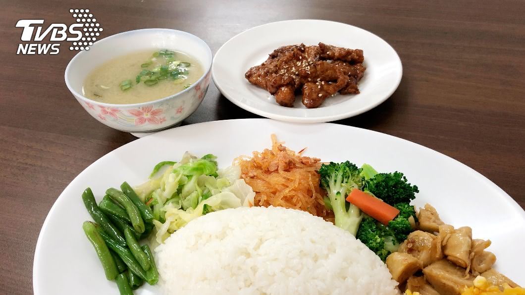 隔夜菜藏致癌危機! 醫籲「2種菜」千萬不可打包