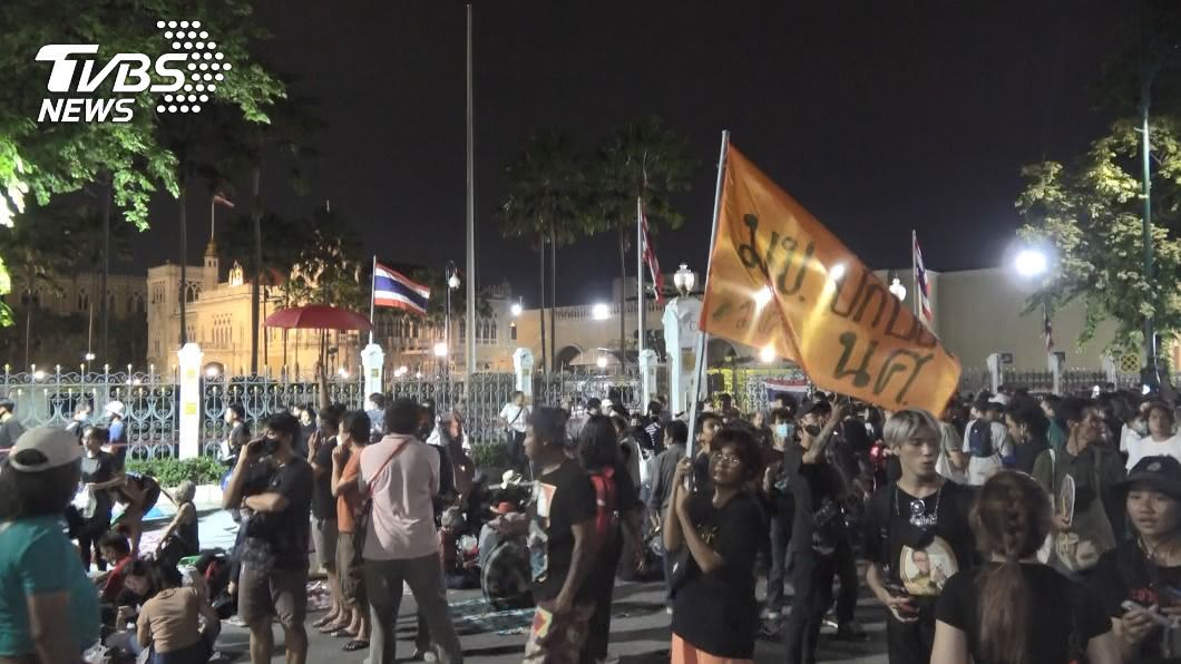 泰國禁5人以上集會 2反政府示威領袖被捕