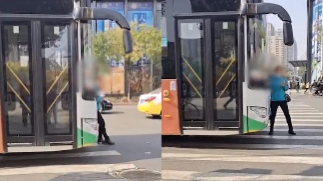 趕不上爆氣!大媽手刀使出「肉盾擋公車」 司機下場慘