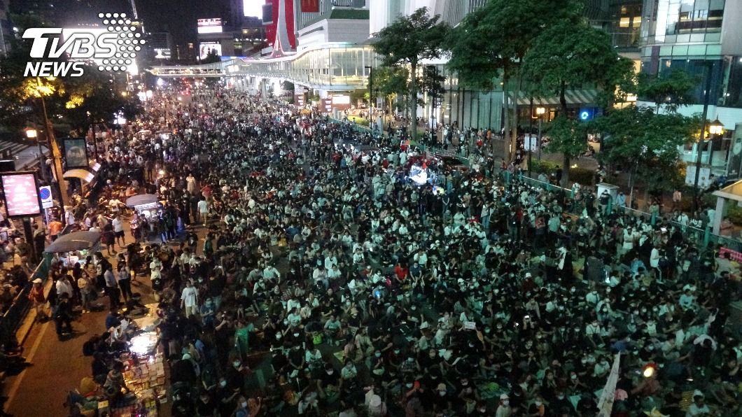 泰國反政府示威佔領鬧區路口 晚間和平散場