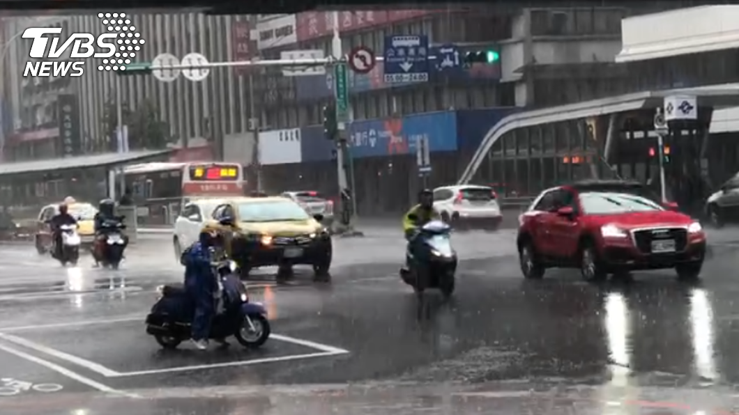 下不停！宜蘭縣升級大豪雨　鄭明典：真的很特別