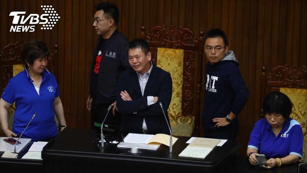 不滿蘇貞昌未對放寬萊豬道歉　藍委再度杯葛議事