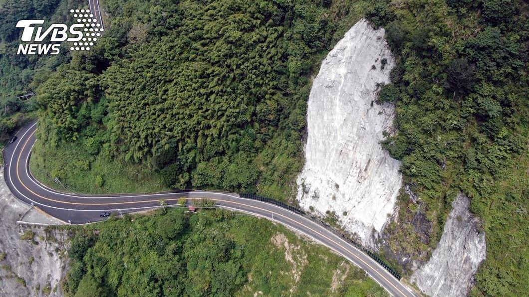 阿里山公路十字村路段建明隧道 單線管制通行