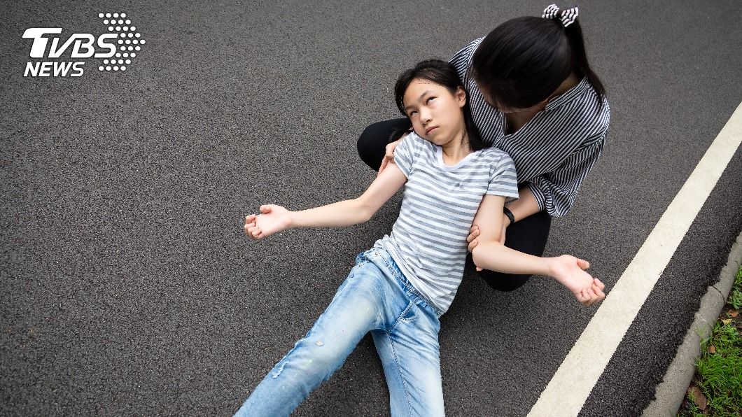 高中生突半邊手腳抖動 醫:搶救不及「腦」恐損害