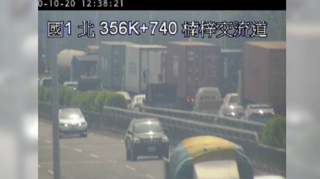 回堵7公里!國1鼎金段車禍 3聯結車夾撞2小客車