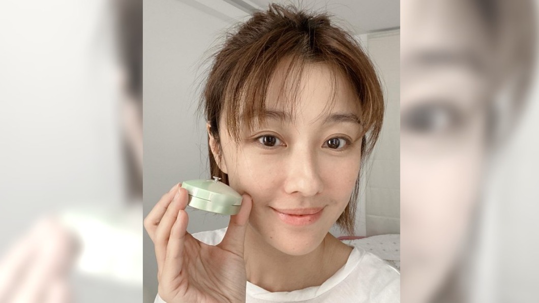 注重保養的李維維常大方公開無濾鏡膚況。(圖/翻攝自李維維 Vivi Lee臉書)