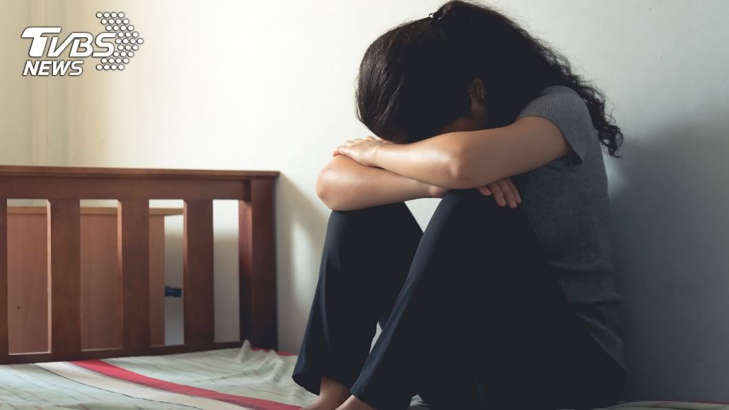 男友與兒同齡!辣媽交往嫩男遭反對 持刀刺死21歲兒