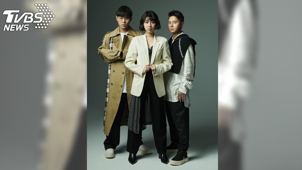 「巨星耶誕演唱會」首波卡司登場,「新生代人氣創作樂團」告五人。(圖/TVBS)