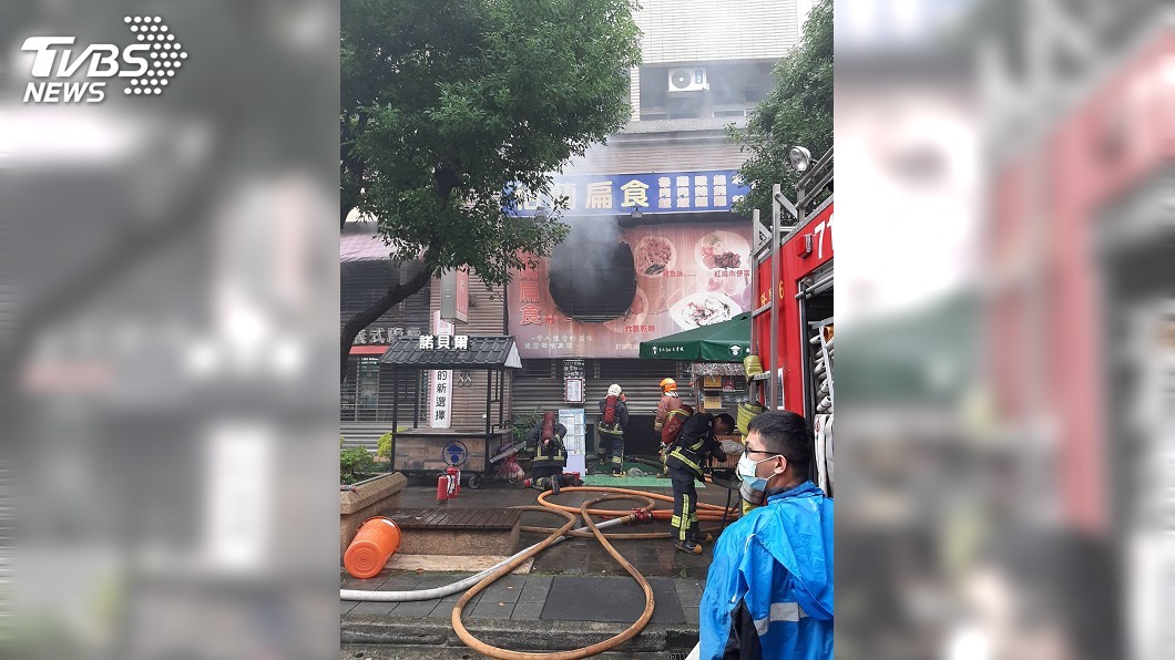 三峽小吃店竄火舌 幸無人傷亡鸚鵡也獲救