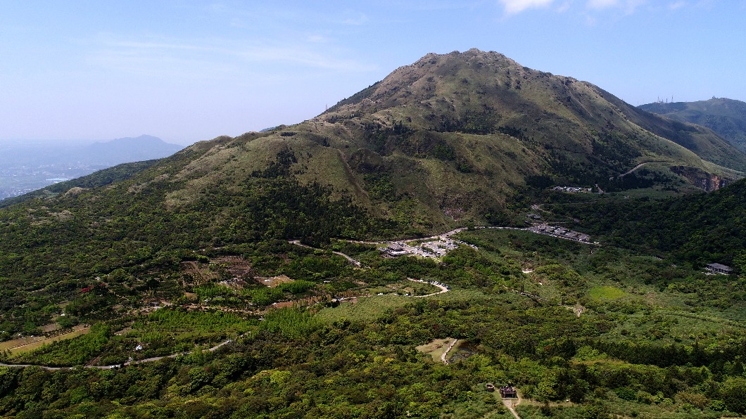 陽明山冷水坑步道可以觀賞芒草。(圖/翻攝自陽明山國家公園官網)