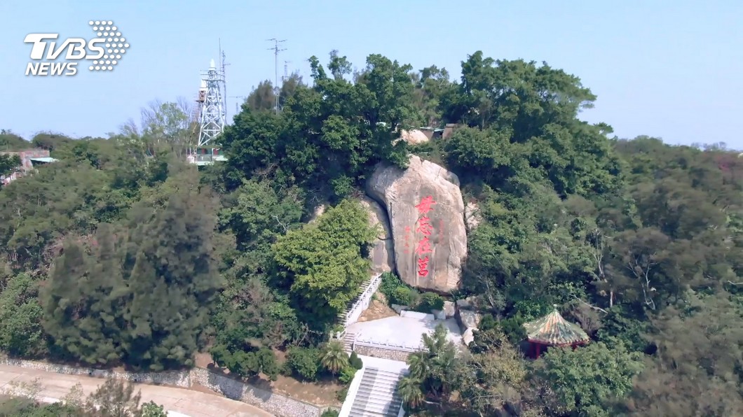 小金門岸際地雷未爆彈現形 軍方帶回處置