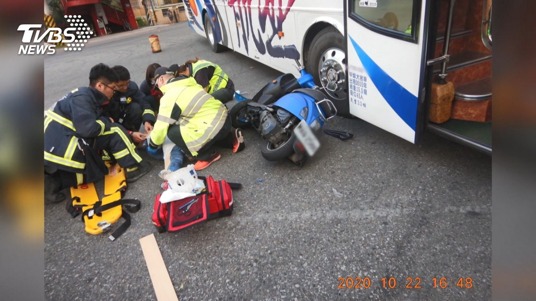 根據臺北市政府警察局研究,自行考照的機車騎士一年內違規率為8%,但完成駕訓班課程後考取駕照的機車騎士違規率僅有2.3%。(圖片來源/ TVBS)