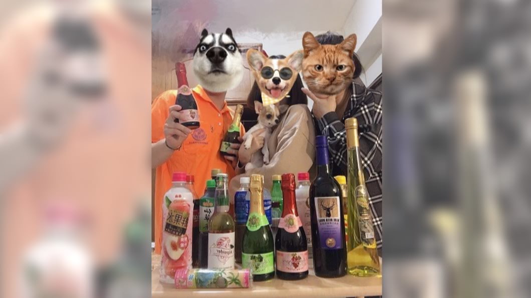 女子花1000元套圈圈，獲得滿桌戰利品。（圖／網友提供）