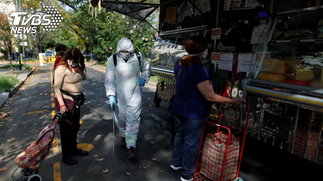 拉美防疫楷模破功 阿根廷染疫病故破3萬人