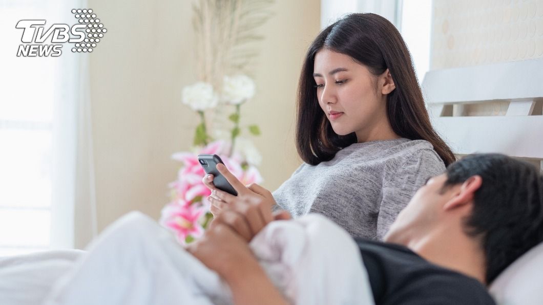 查勤付出悲痛代價　女轉傳男友「私密影片」慘吃牢飯