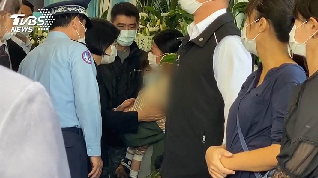 中校朱冠甍18日才舉行告別式,下午就驚覺飛行官蔣正志失聯。(圖/TVBS)