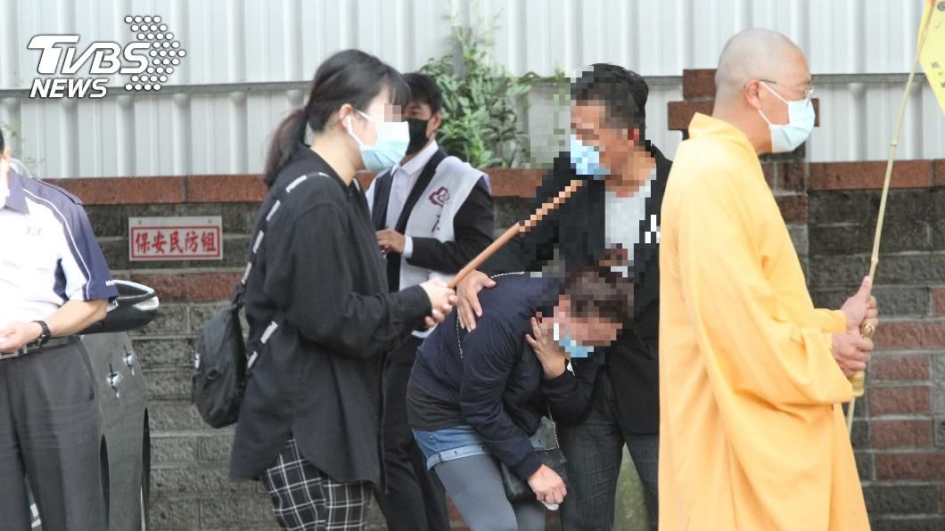 長榮女大生父母招魂豎靈 3日入殮火化遺體