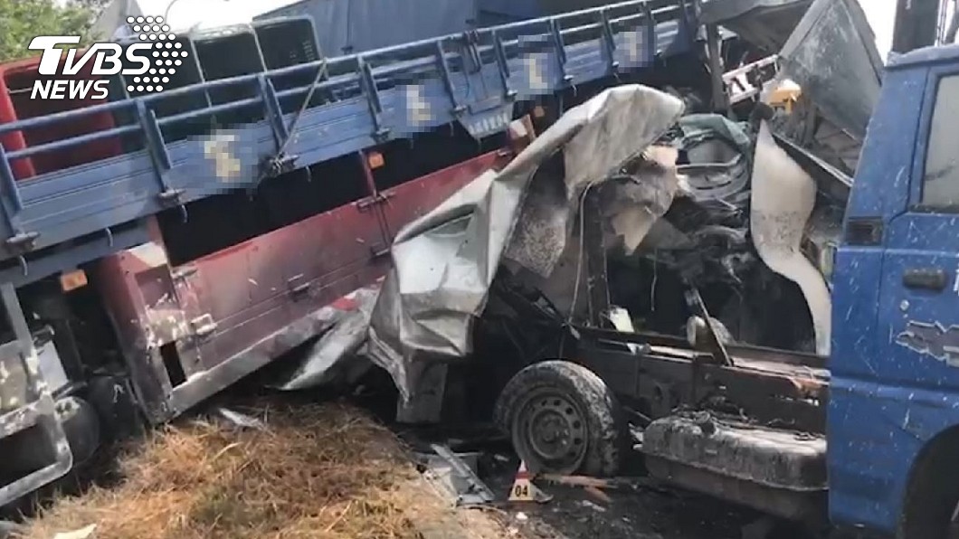 國道5車連環撞!小客車遭「貨車壓扁」1死 回堵4km