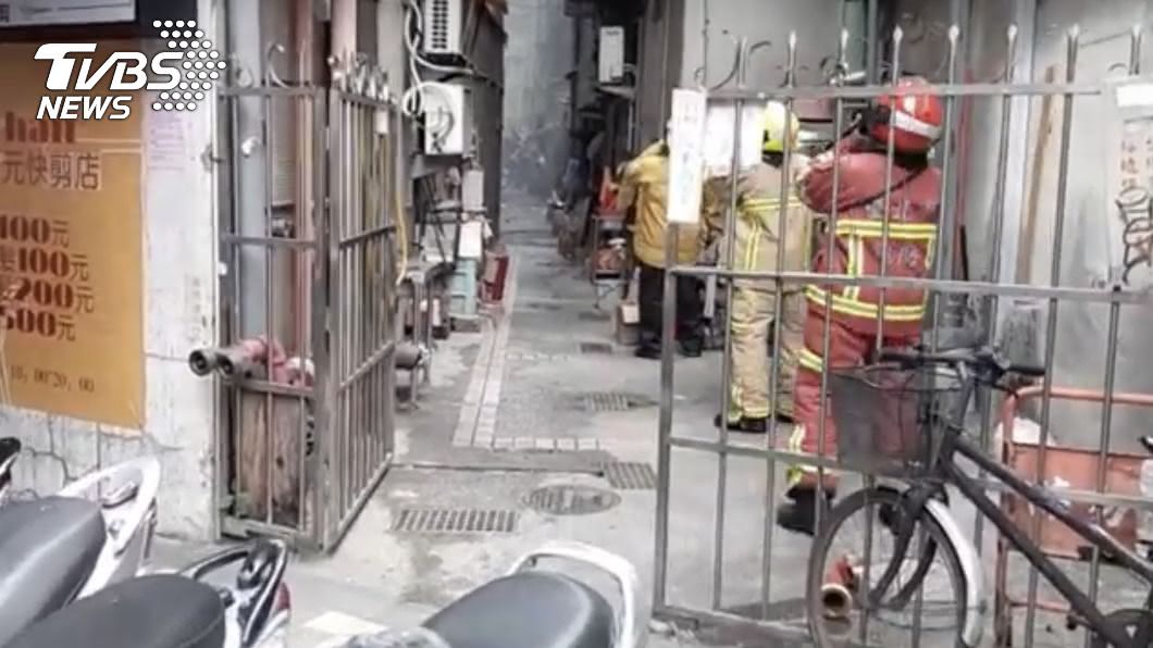 北市萬華民宅火警釀2傷28人獲救　縱火嫌犯投案