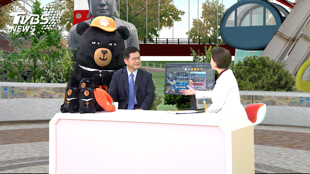 被莊開文問及個人最愛的旅遊路線，林佳龍首推新北石碇的淡蘭古道。(圖／TVBS)