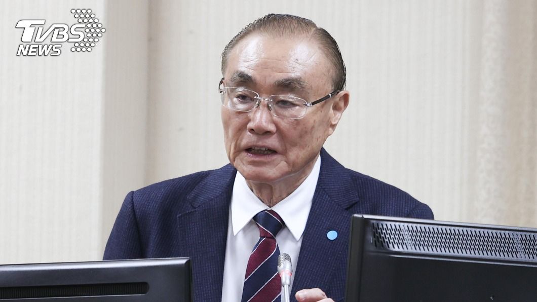 藍委怒嗆潑咖啡 馮世寬:服務還受辱一定據理力爭