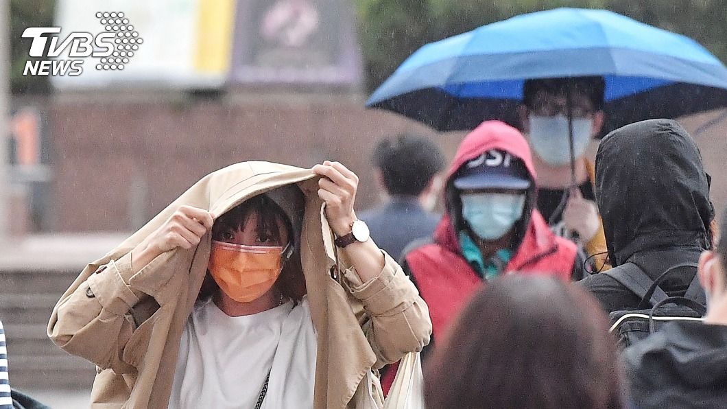 出門帶傘!閃電颱風遠離 東北風增強北台灣防大雨