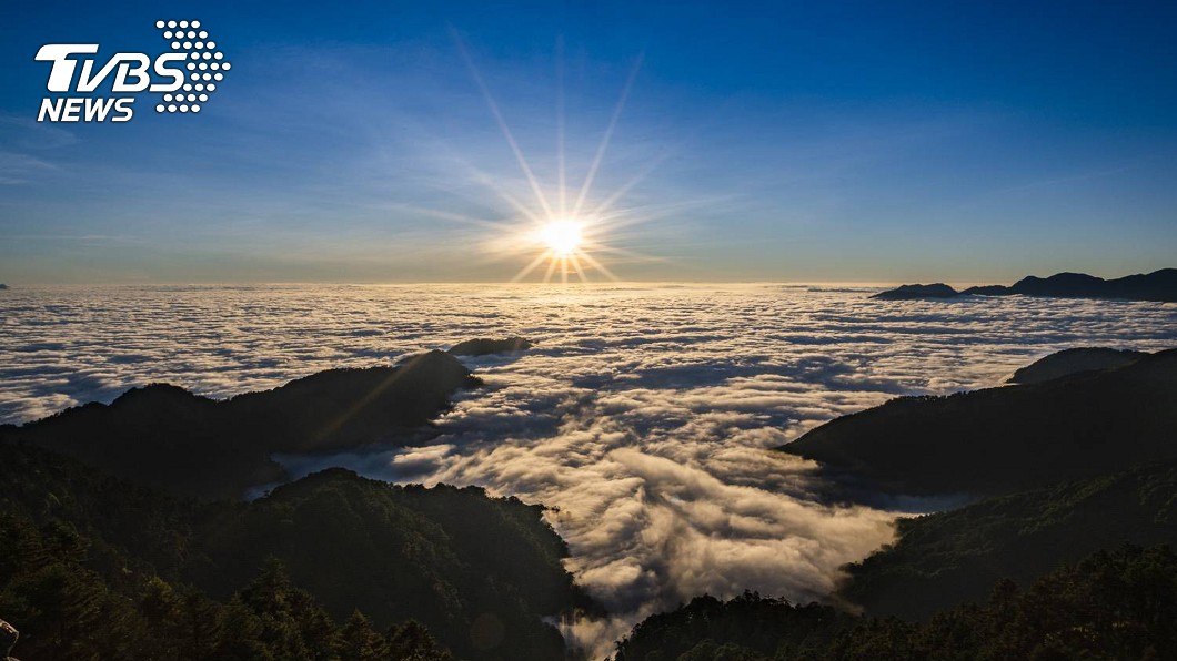 高鐵假期遊合歡山 一次滿足賞雲海觀夕陽看星空