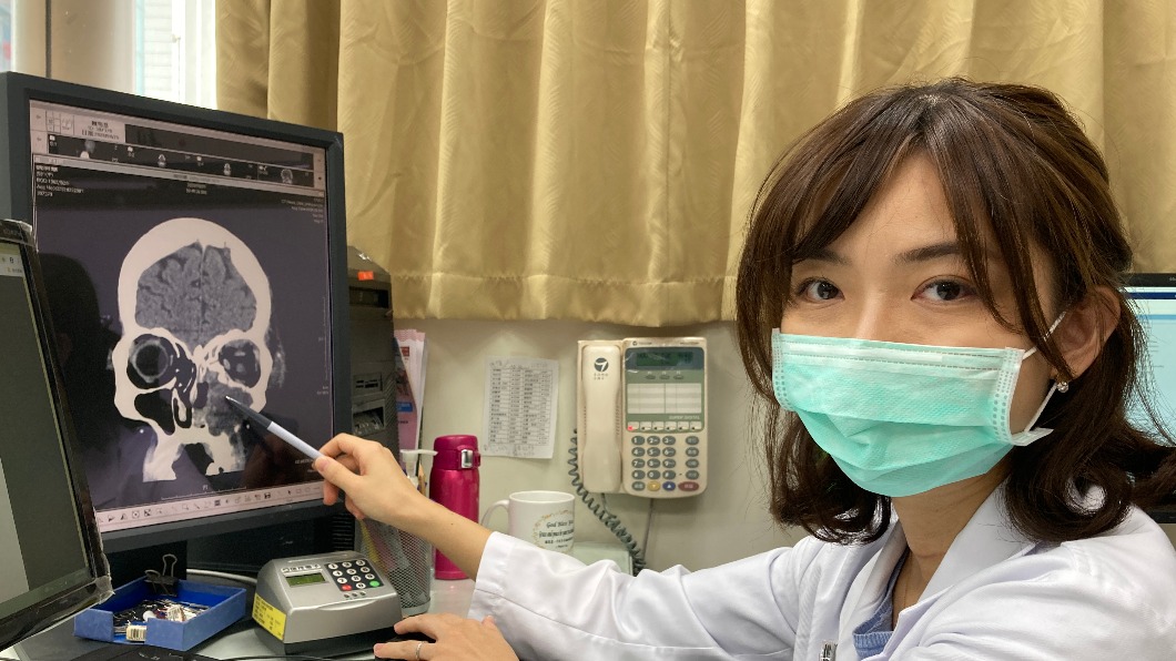 放射腫瘤科醫師陳韻之表示有類似症狀應盡快就醫。（圖／南投醫院提供）