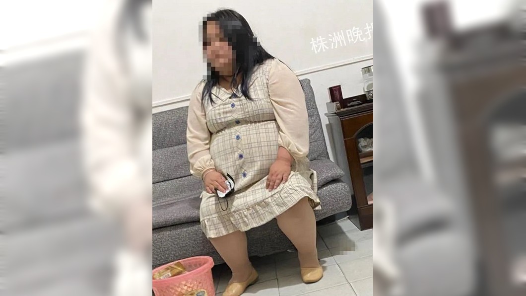 女子身形與照片相比大一倍。(圖/翻攝自《瀟湘晨報》)