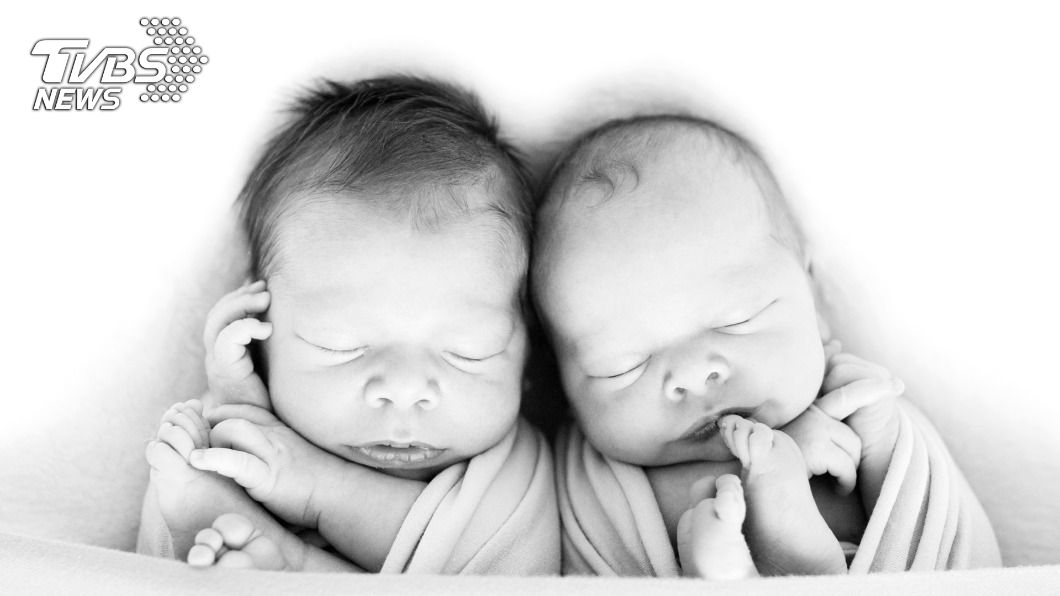 巡邏見遺落「包裹」 大樓管理員打開驚見雙胞胎男嬰