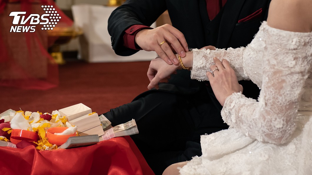 岳母婚禮逼簽財產契約！3條款「離婚房產秒送妻」男崩潰